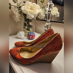 Kenneth Cole Reaction Orange Snakeskin Wedges - Size 10 - New Without Box